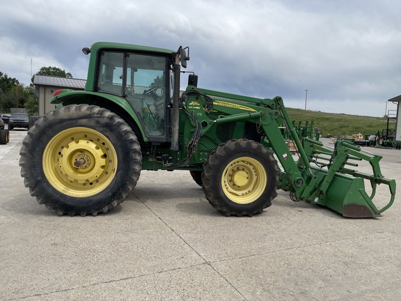 2006 John Deere 7420 Tractor