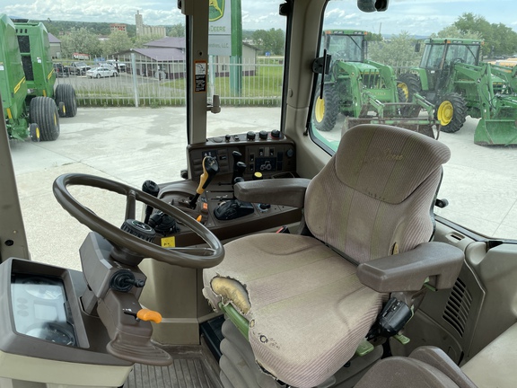 2006 John Deere 7420 Tractor