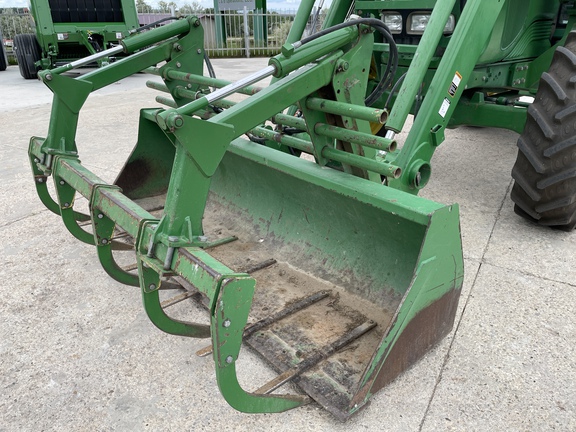 2006 John Deere 7420 Tractor