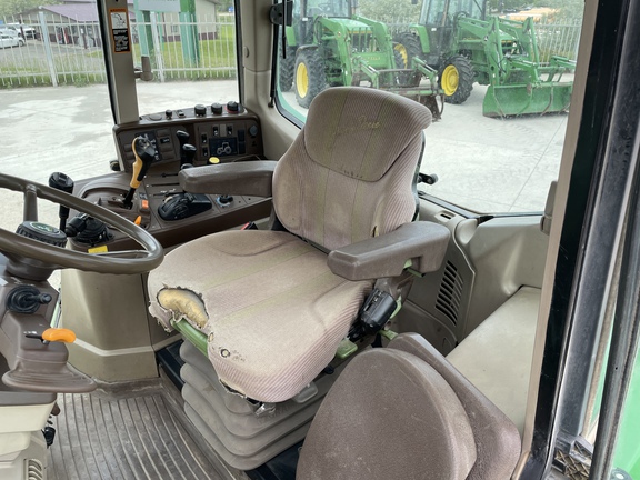 2006 John Deere 7420 Tractor