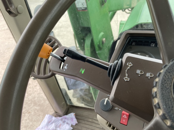 2006 John Deere 7420 Tractor