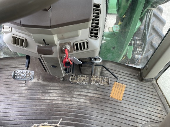 2006 John Deere 7420 Tractor