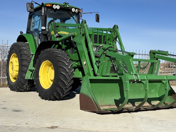 2011 John Deere 7430 Premium Tractor