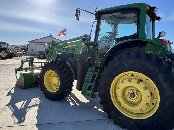 2011 John Deere 7430 Premium Tractor