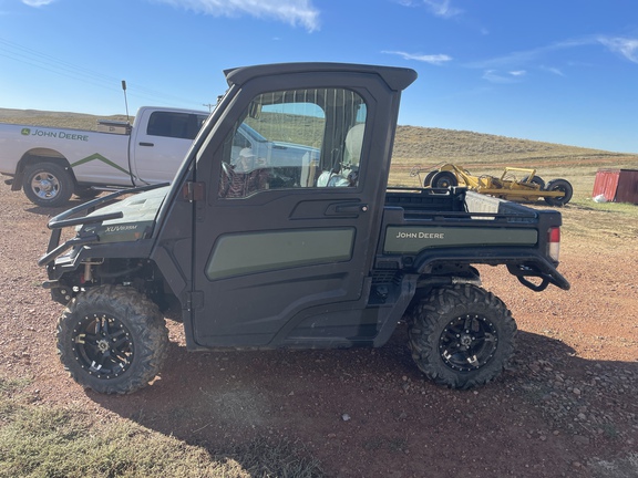2022 John Deere XUV 835M ATV