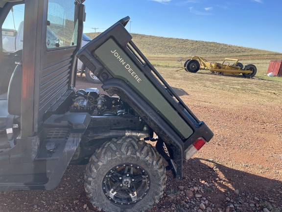 2022 John Deere XUV 835M ATV