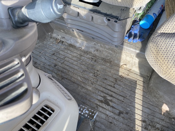 2013 John Deere 6150R Tractor