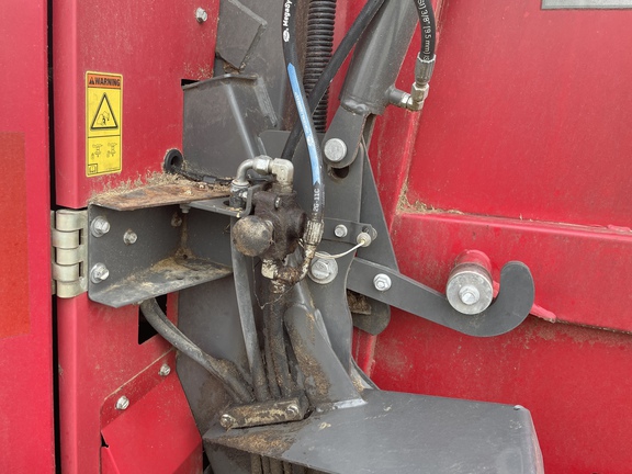 2017 Massey Ferguson 2956 Baler/Round