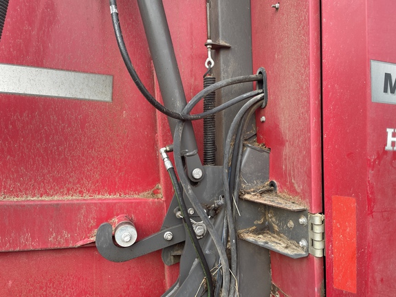 2017 Massey Ferguson 2956 Baler/Round