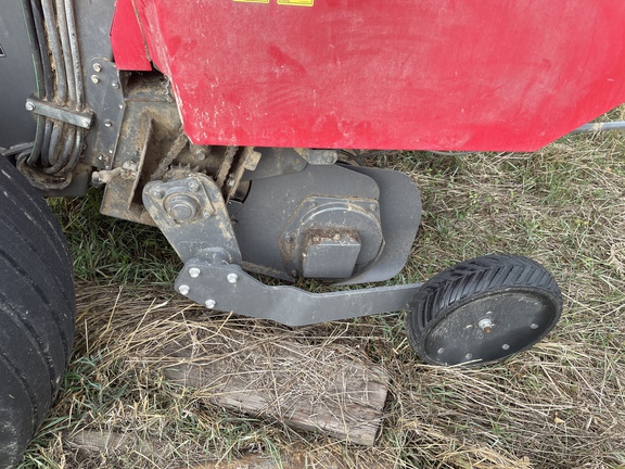 2017 Massey Ferguson 2956 Baler/Round
