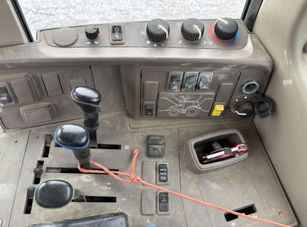 2016 John Deere 6175M Tractor