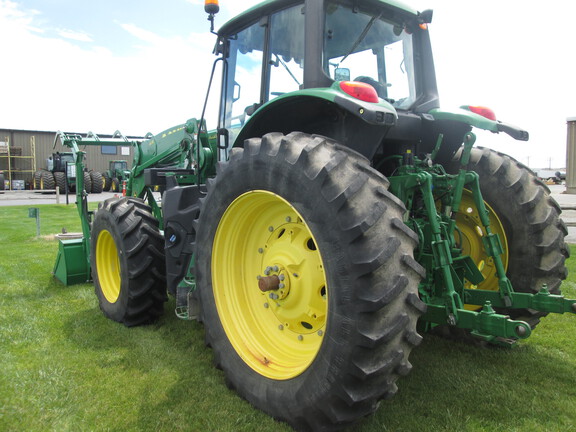 2016 John Deere 6175M Tractor