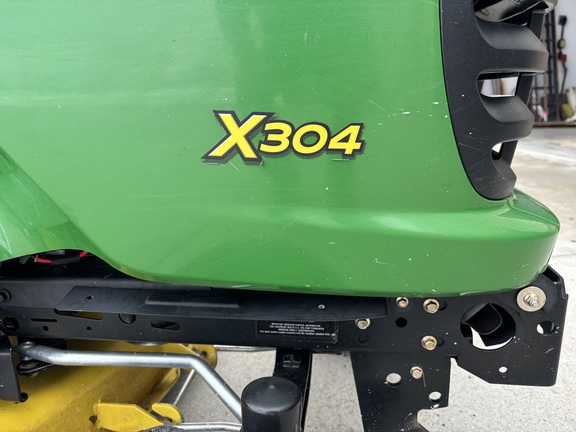 2011 John Deere X304 Garden Tractor