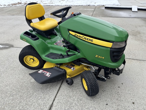 2011 John Deere X304 Garden Tractor