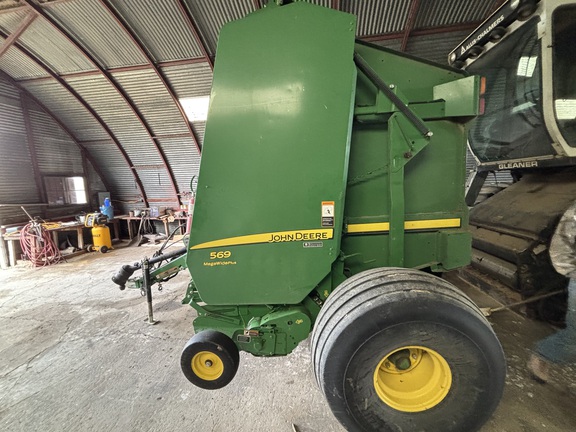 2015 John Deere 569 Baler/Round