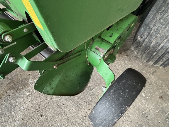 2015 John Deere 569 Baler/Round