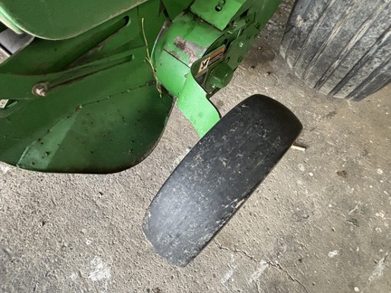 2015 John Deere 569 Baler/Round