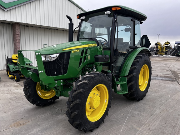 2023 John Deere 5075E Tractor