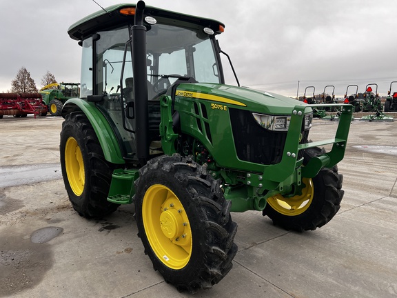 2023 John Deere 5075E Tractor