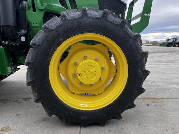 2023 John Deere 5075E Tractor