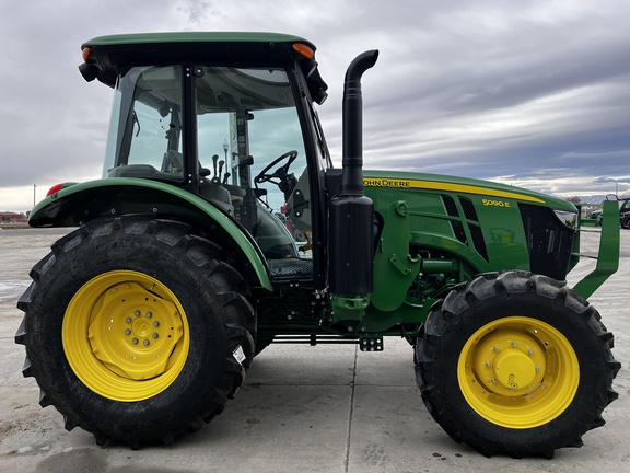 2023 John Deere 5090E Tractor