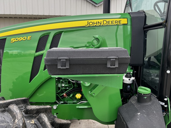 2023 John Deere 5090E Tractor