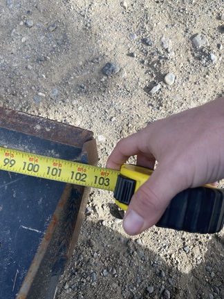 Buhler Farm King 2895 Loader