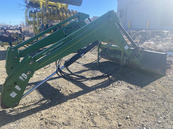 Buhler Farm King 2895 Loader