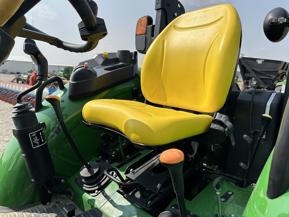 2020 John Deere 5075E Tractor