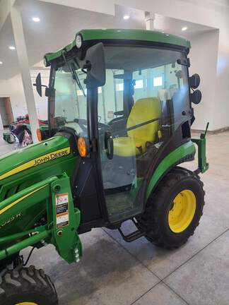 2019 John Deere 2025R Tractor Compact