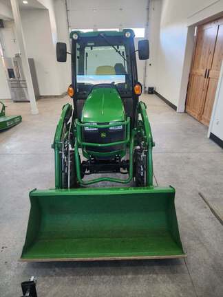 2019 John Deere 2025R Tractor Compact