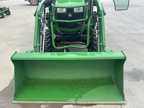 2019 John Deere 2025R Tractor Compact