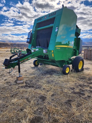 2021 John Deere 450E Baler/Round