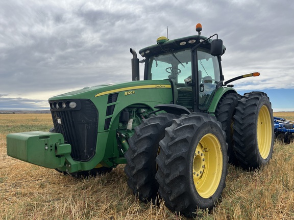 2010 John Deere 8320R 2010 Tractor