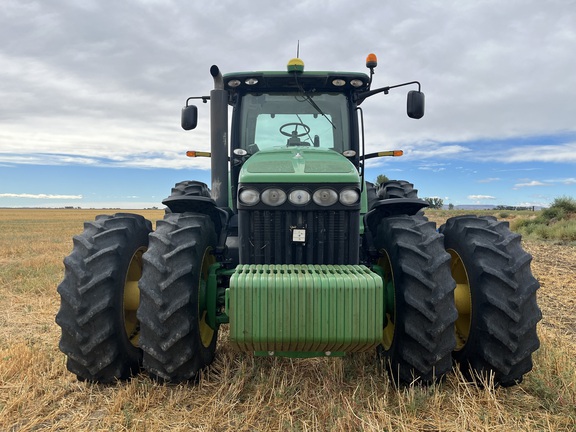 2010 John Deere 8320R 2010 Tractor