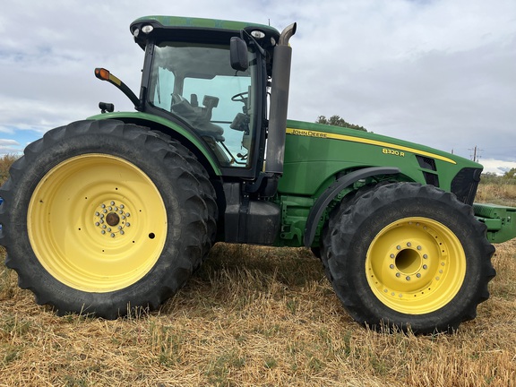 2010 John Deere 8320R 2010 Tractor