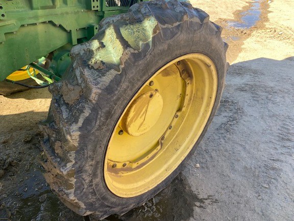 2004 John Deere 8220 Tractor