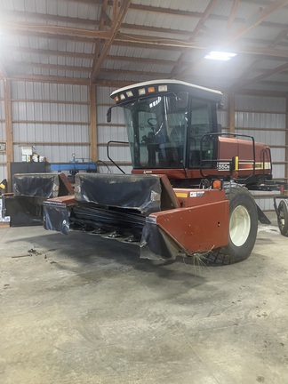 2002 AGCO Hesston 8550S Windrower