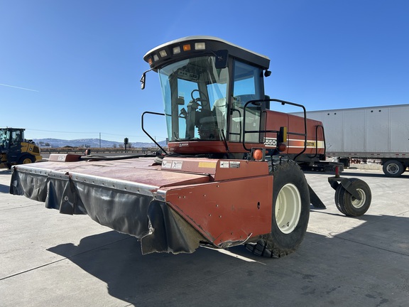 2002 AGCO Hesston 8550S Windrower