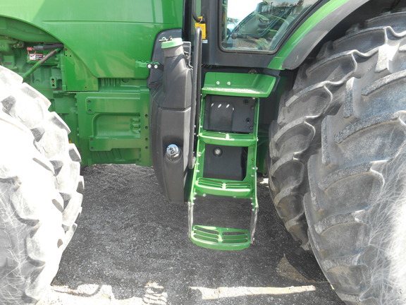 2016 John Deere 8270R Tractor