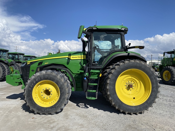 2022 John Deere 8R 340 Tractor