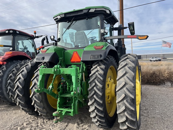 2022 John Deere 8R 250 Tractor