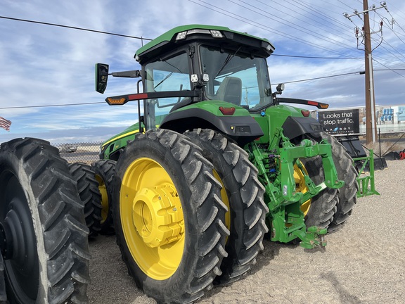 2022 John Deere 8R 250 Tractor