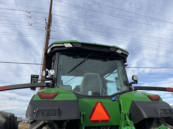 2022 John Deere 8R 250 Tractor