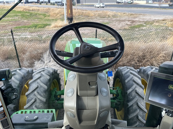 2022 John Deere 8R 250 Tractor