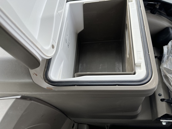 2022 John Deere 8R 250 Tractor