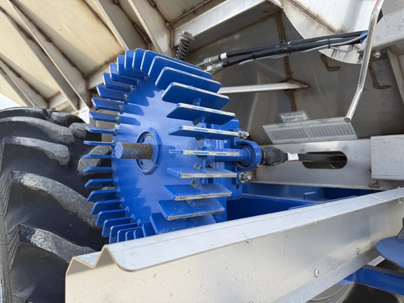 2025 Misc ROW CROP 10 TON FERTILIZER SPREADER Misc