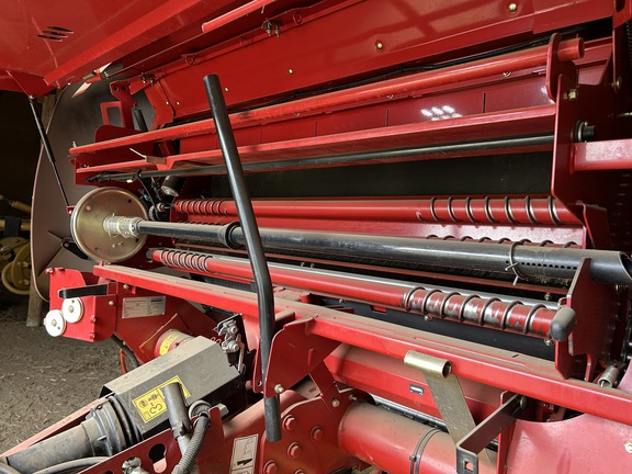 2015 New Holland Rollbelt 560 Baler/Round