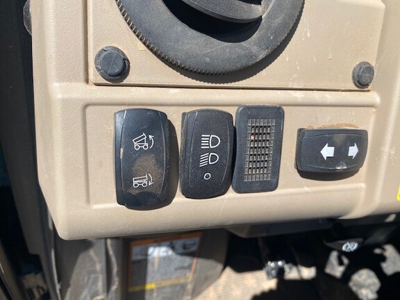 2020 John Deere XUV 835R ATV