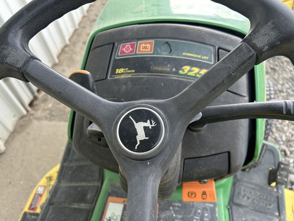 2001 John Deere 325 Garden Tractor